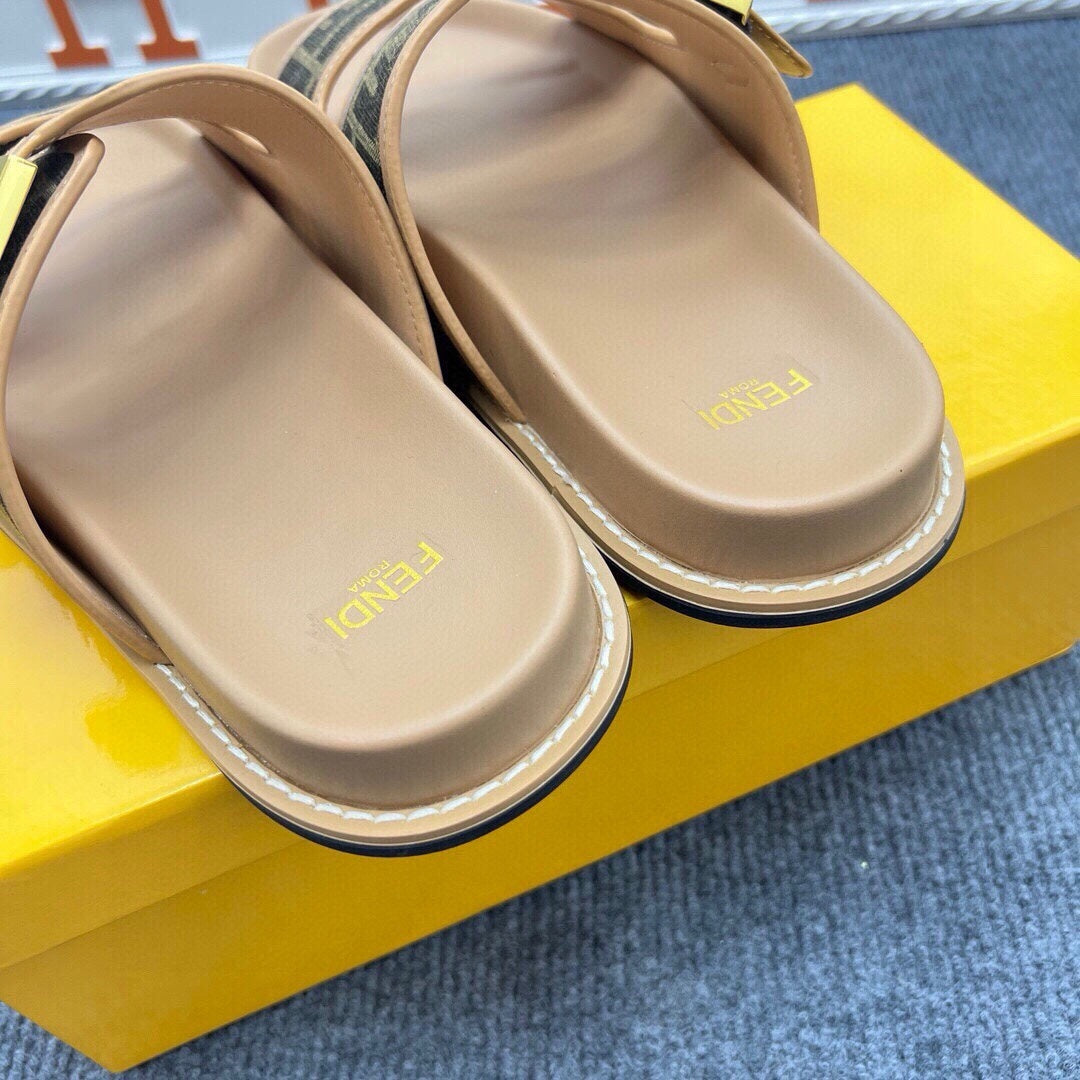 54F38Z  fashion  slippers