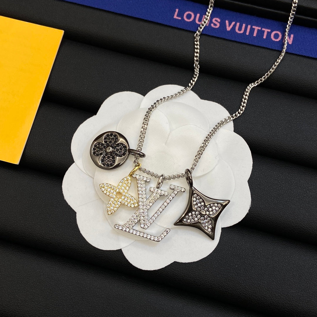 1YE79X  Fashion high -quality Necklaces