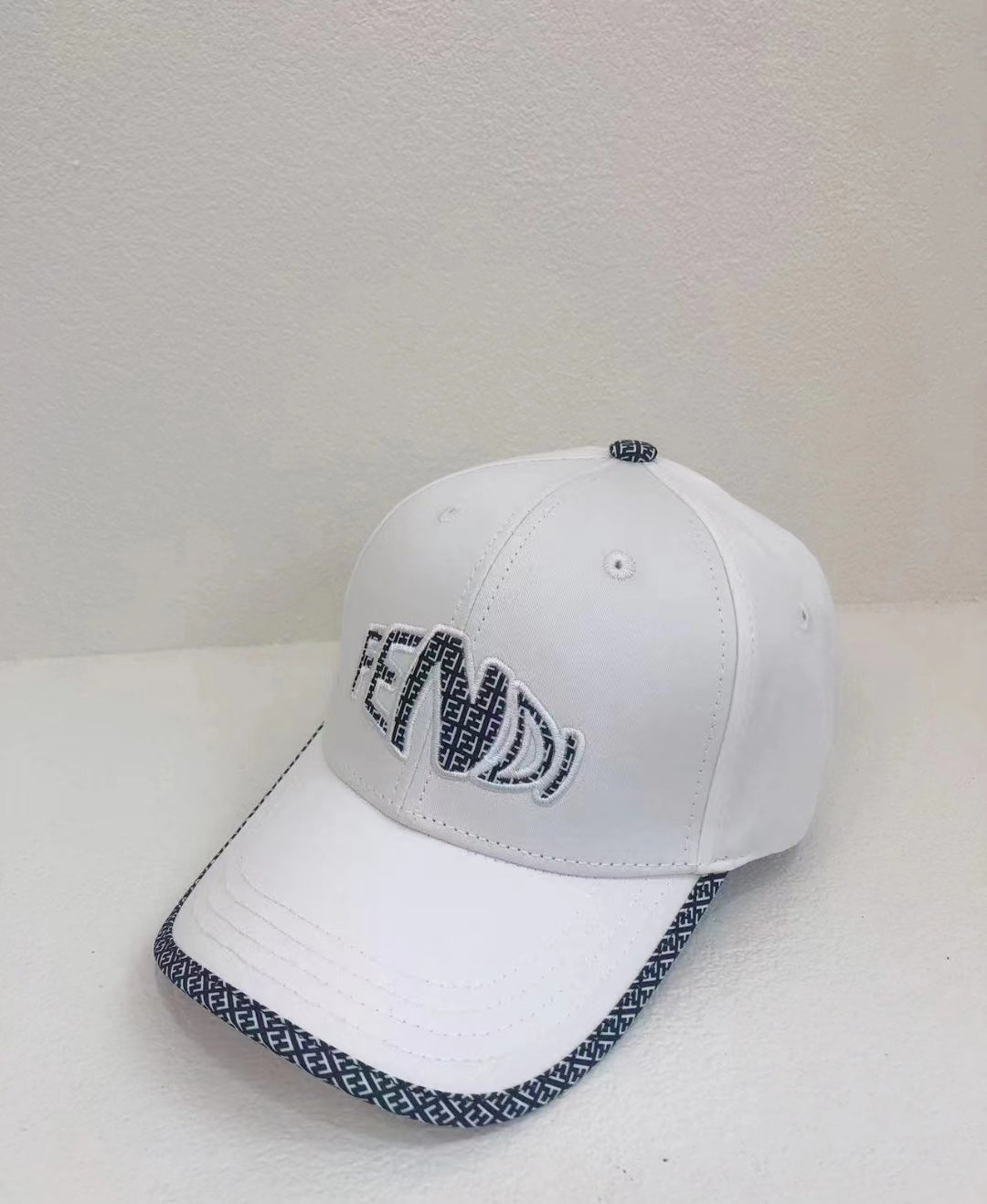 14F255M   Fashion hats