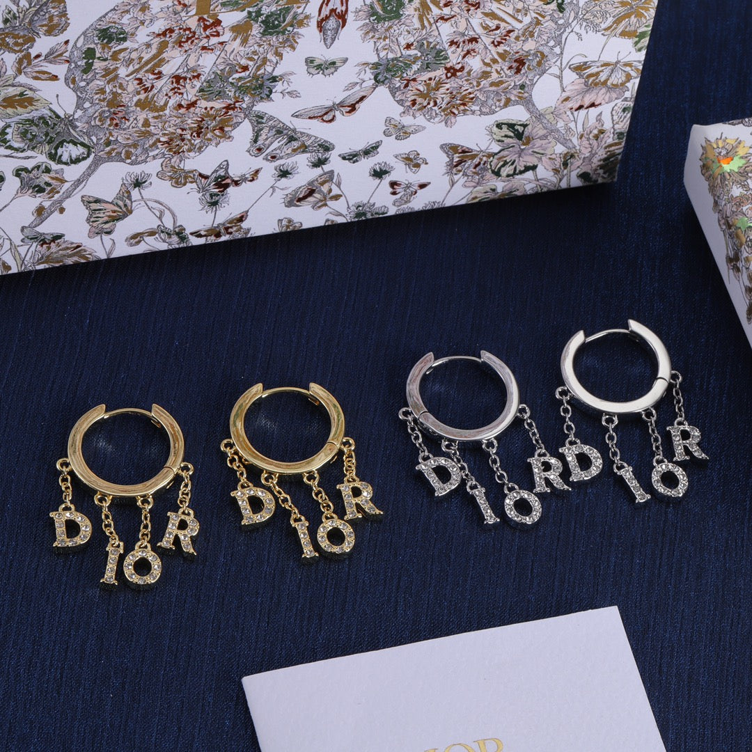 14D585E  Fashionable and high quality Earrings