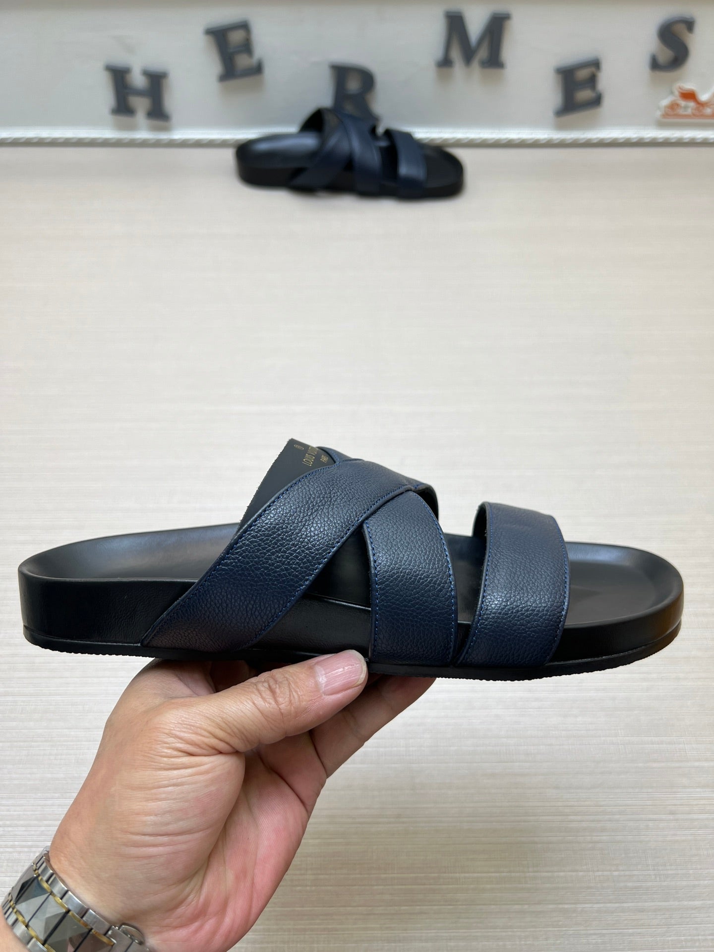 54E89Z    fashion slippers