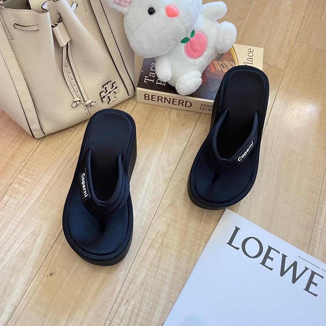 14A92Z  fashion Slippers