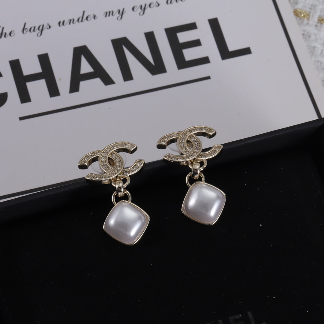 14C300E   Fashionable and high quality  Earrings