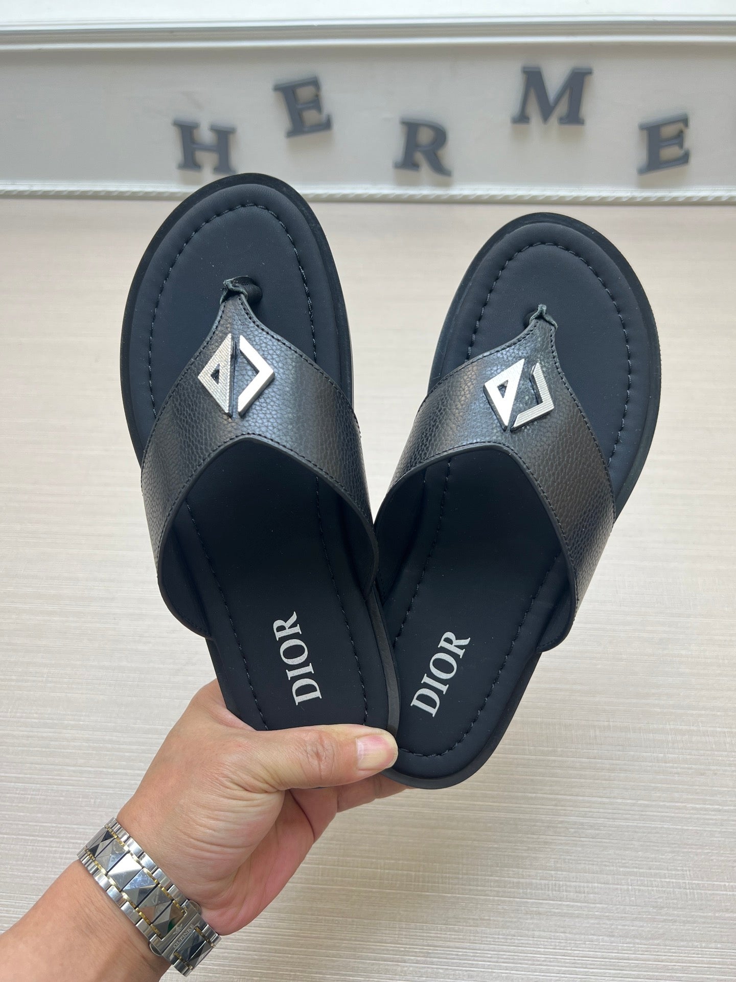 54D77Z    fashion slippers