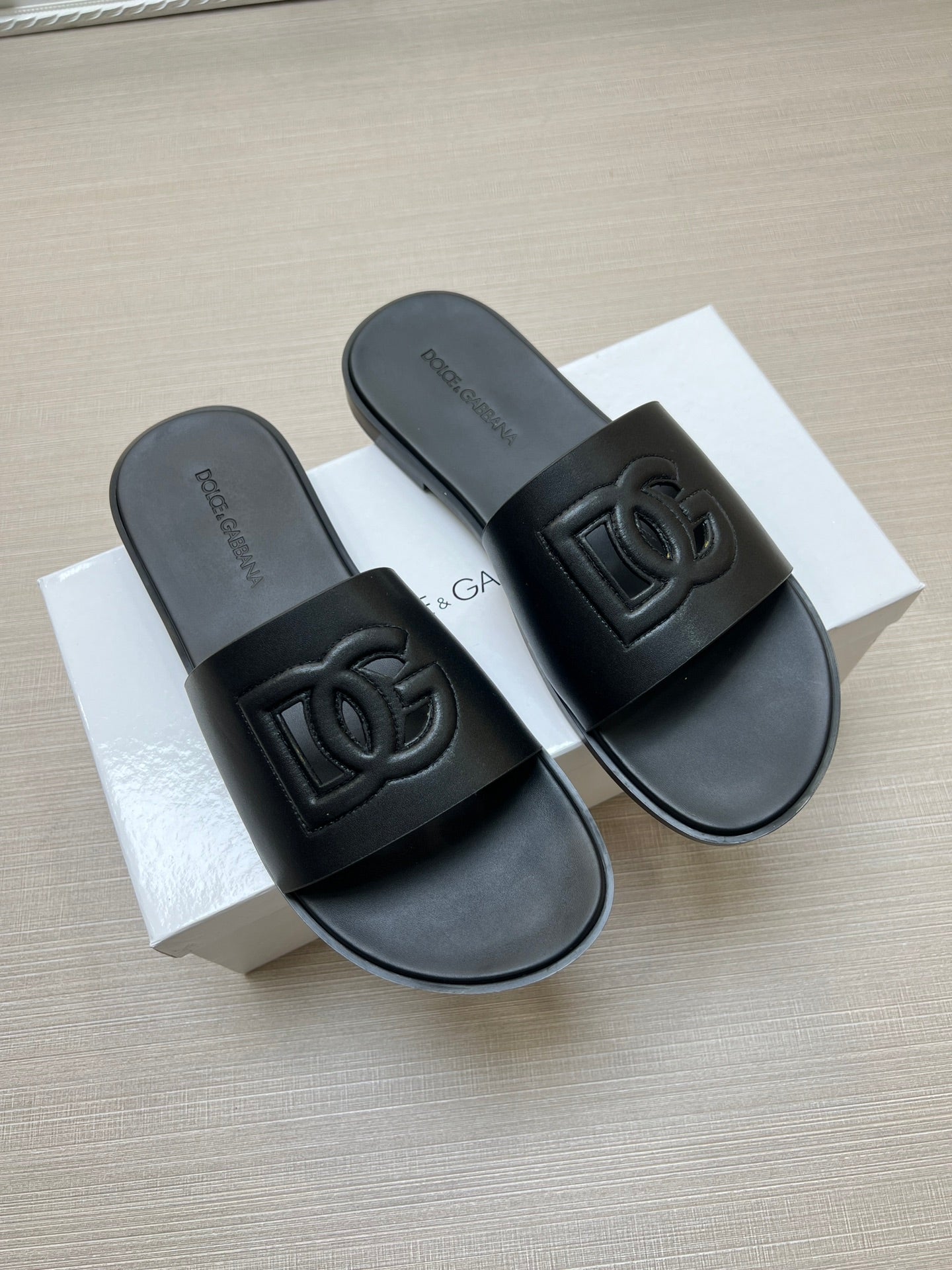 54A63Z   fashion  slippers