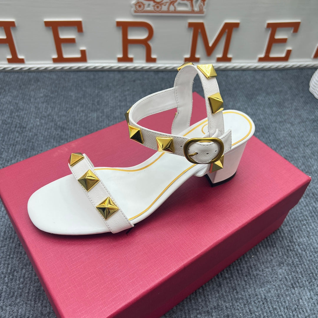 1: 1 High quality leather sandals 5YVL64Z