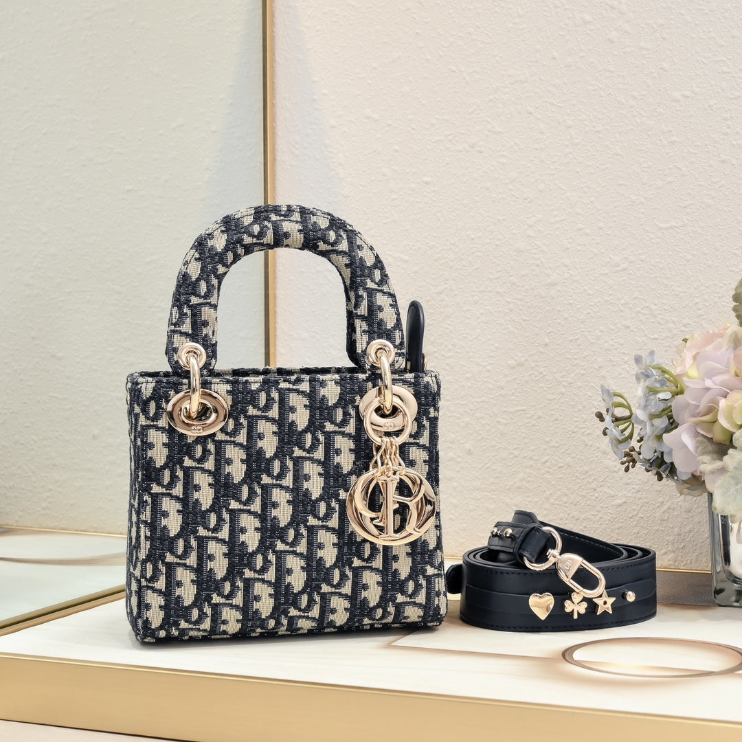 1XD439B Fashionable embroidery bag