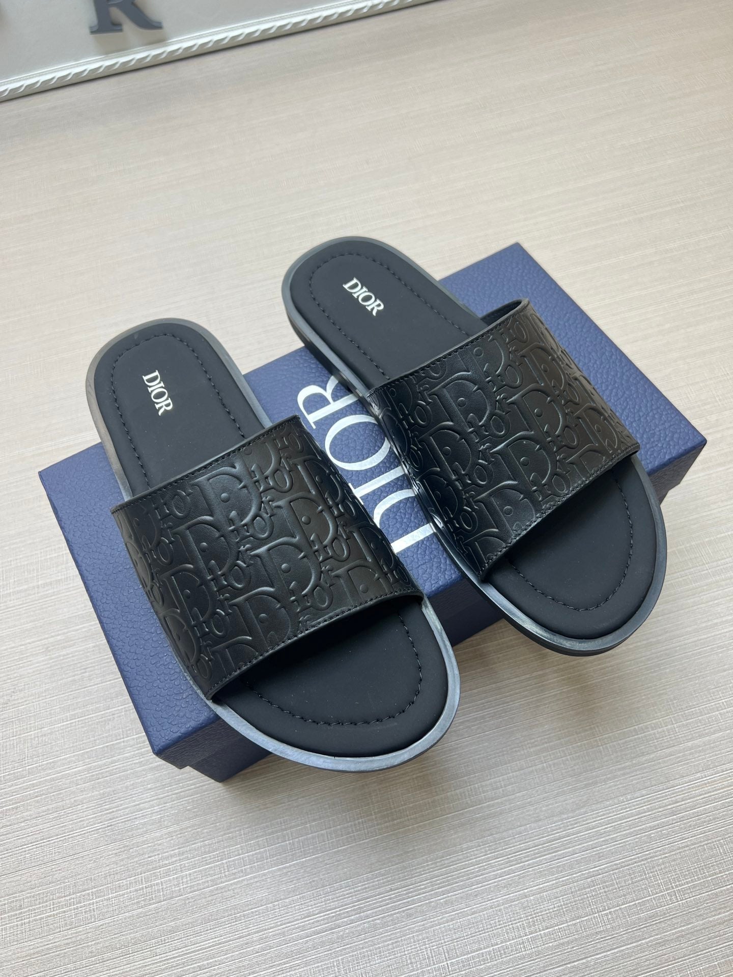 54D80Z   fashion  slippers