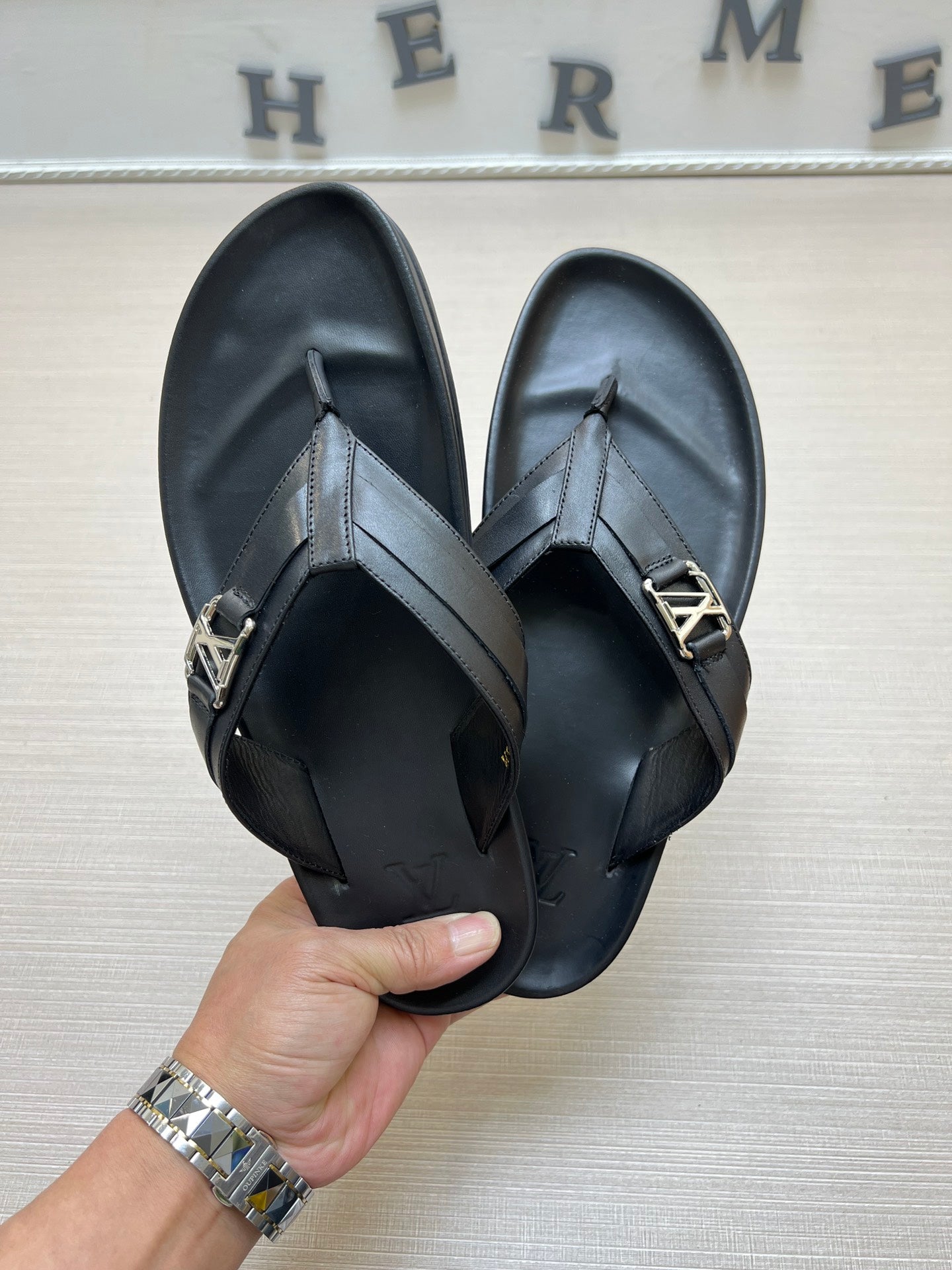 54E86Z    fashion  slippers