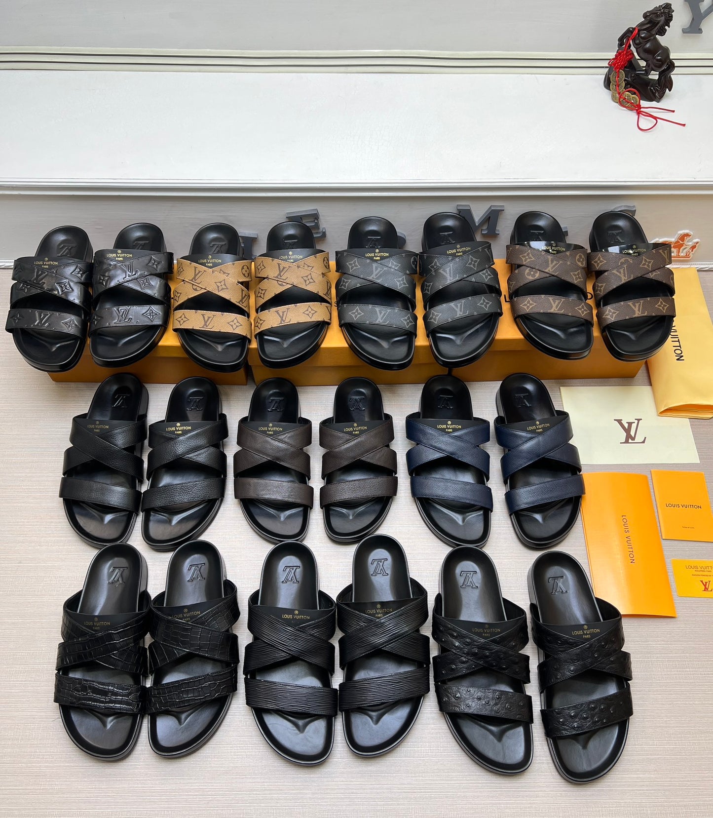 54E89Z    fashion slippers