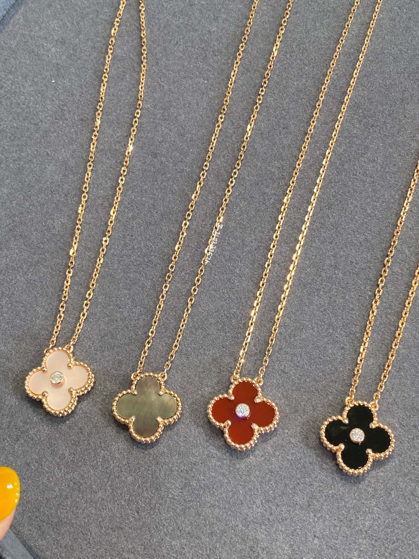 5XVA185X (1:1 High quality 1 flower necklace)