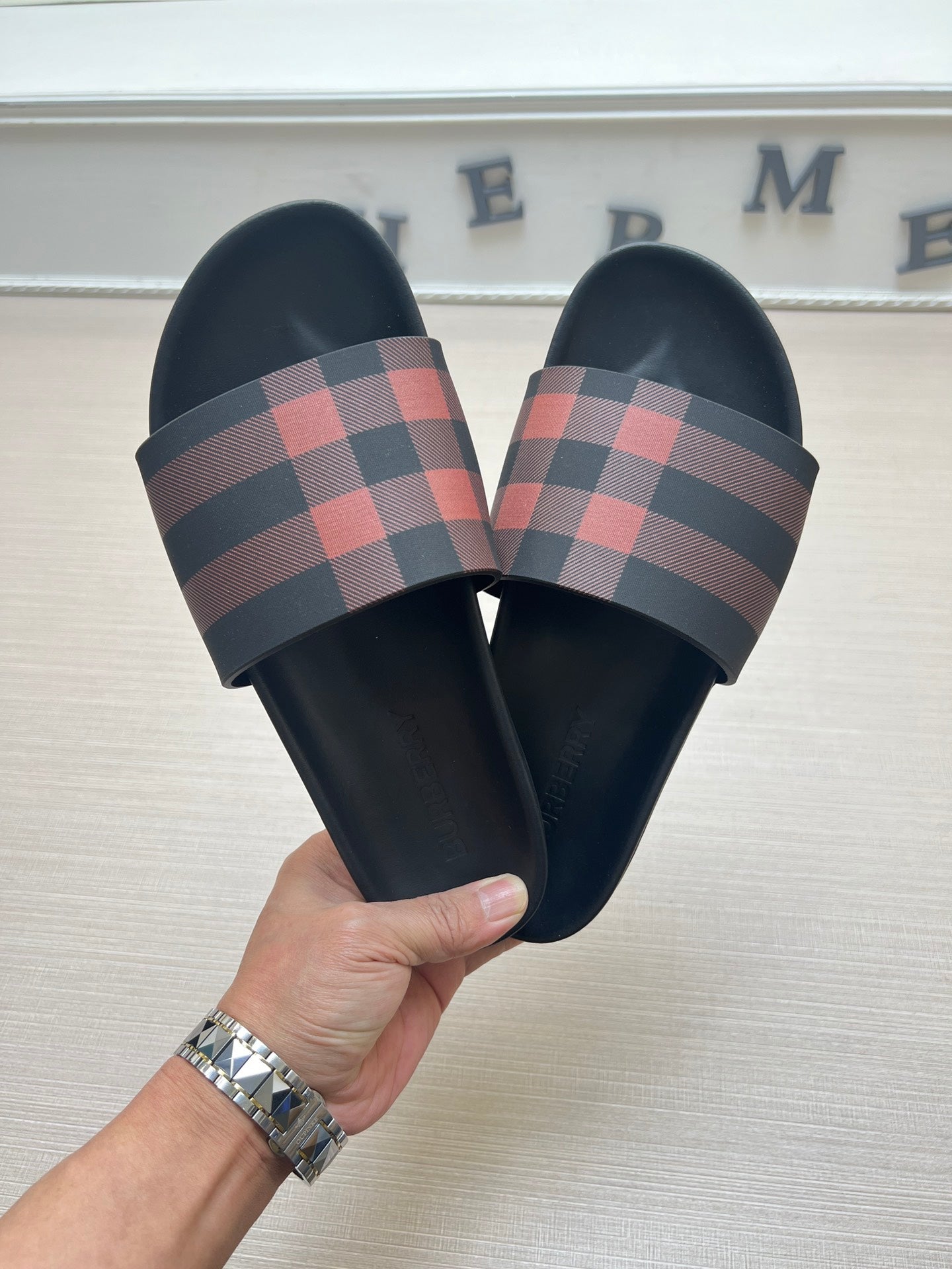 54R119Z  fashion  slippers