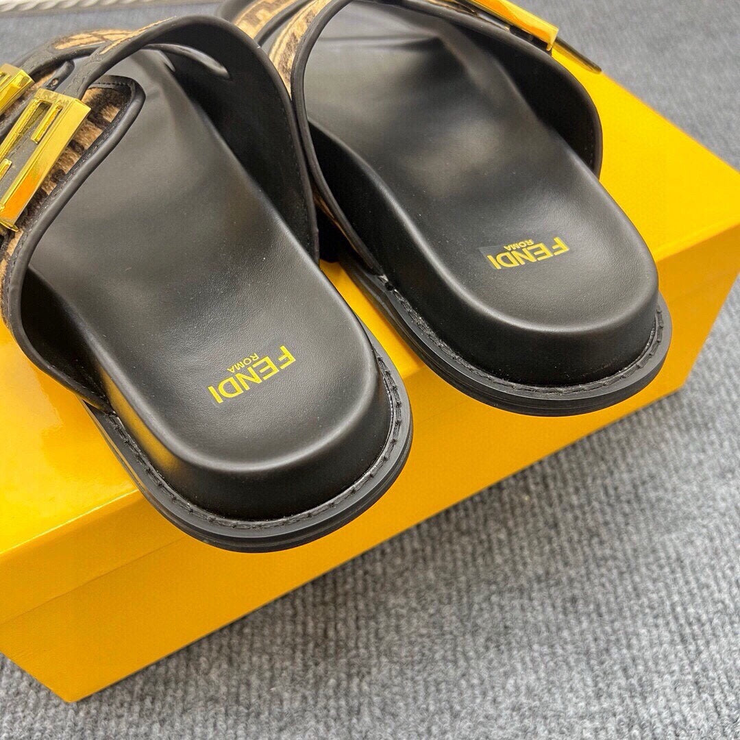 54F38Z  fashion  slippers