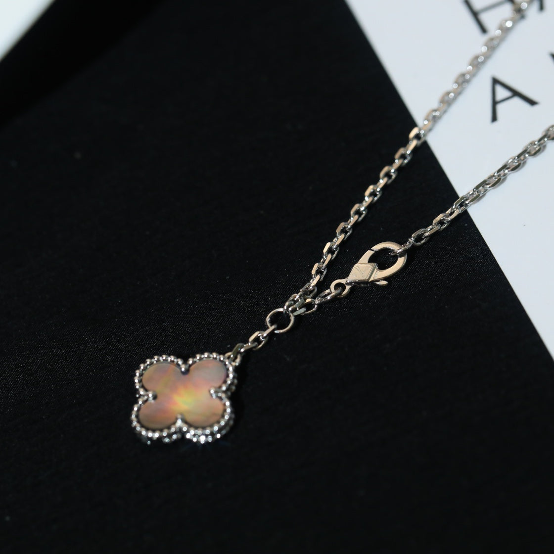 5XVA182K (1:1 High quality 6 flowers necklaces)