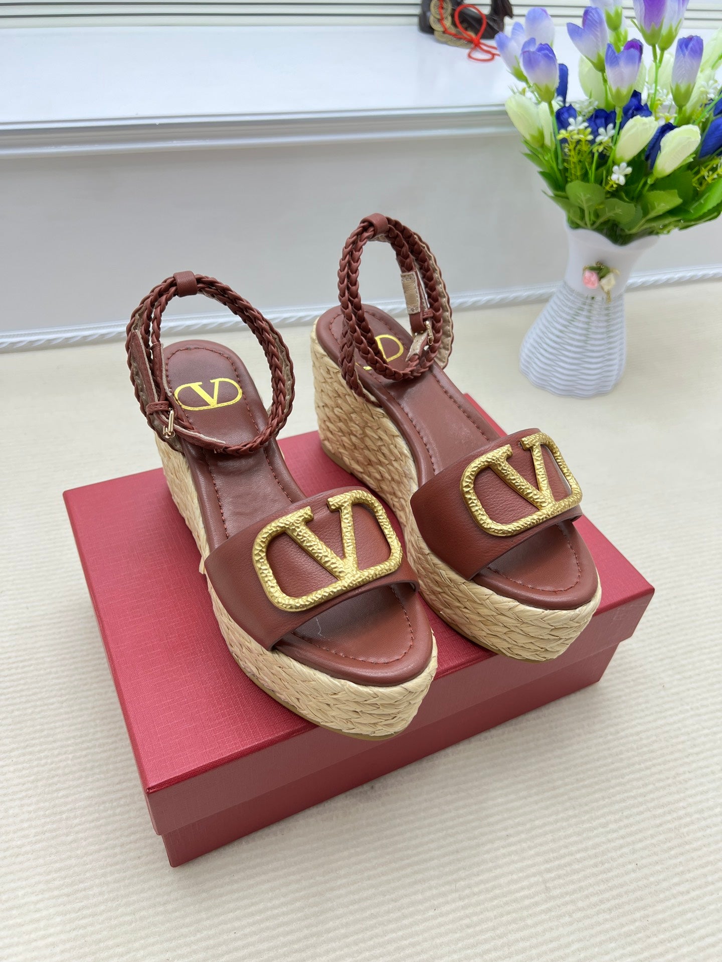 1: 1 High quality leather sandals 5YVL101Z