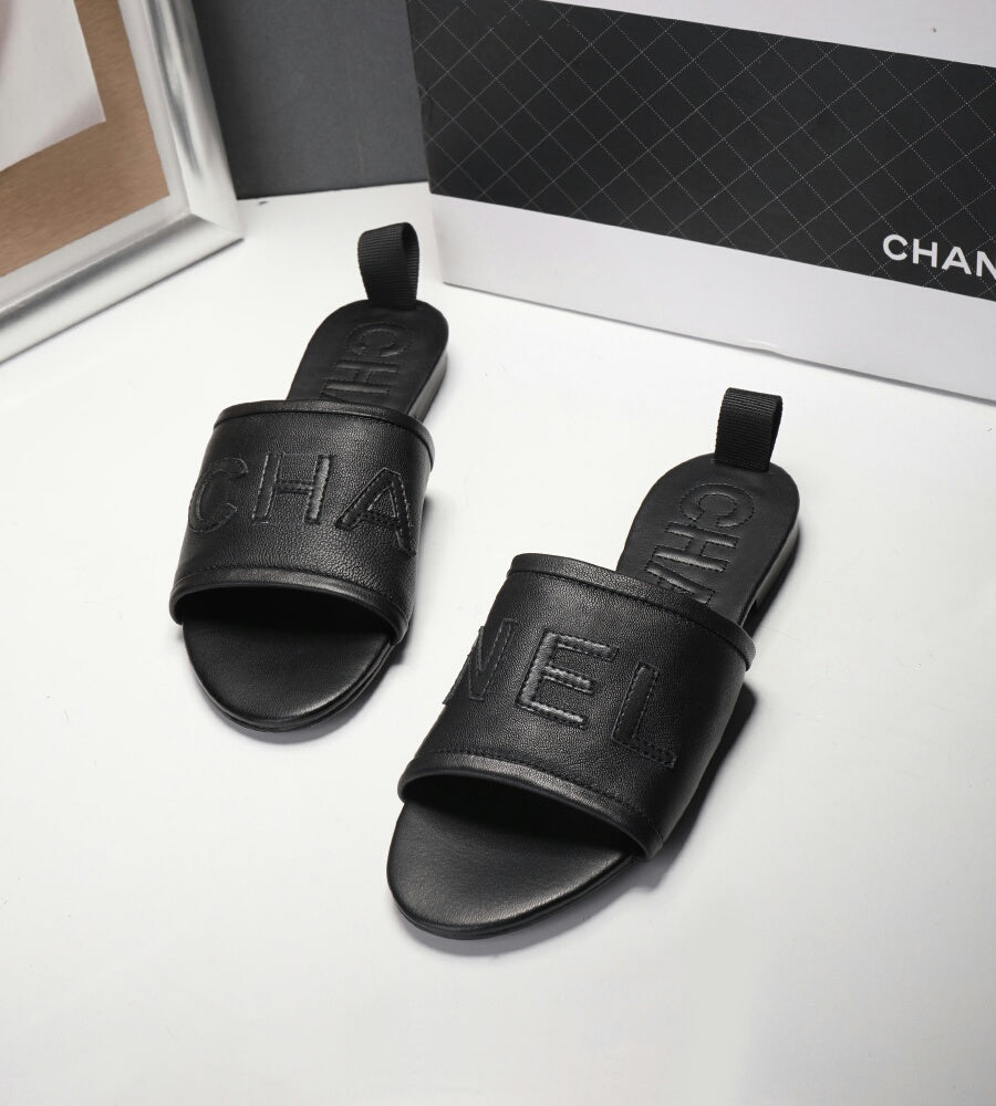 1:1 High quality leather slippers 2YC1Z