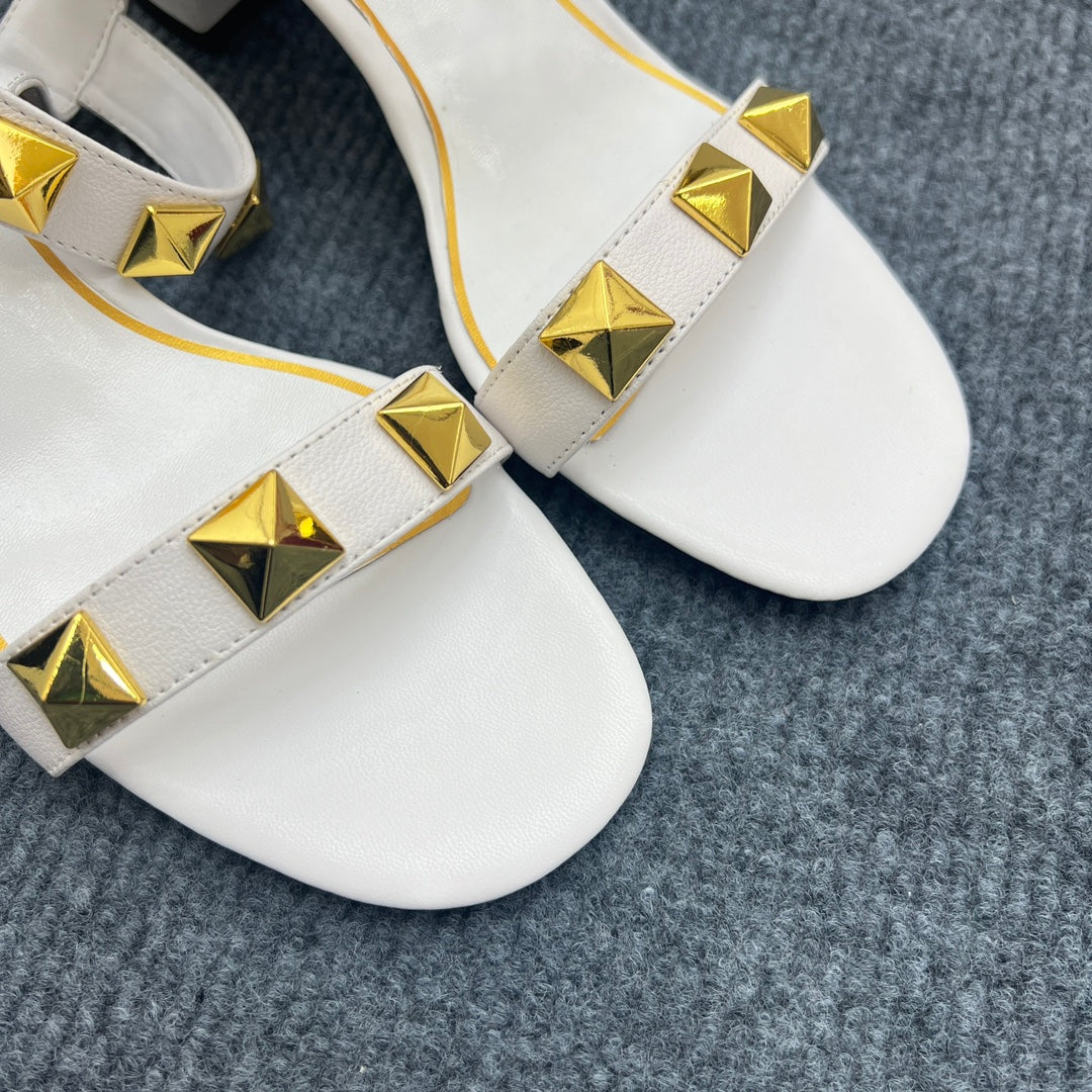 1: 1 High quality leather sandals 5YVL64Z