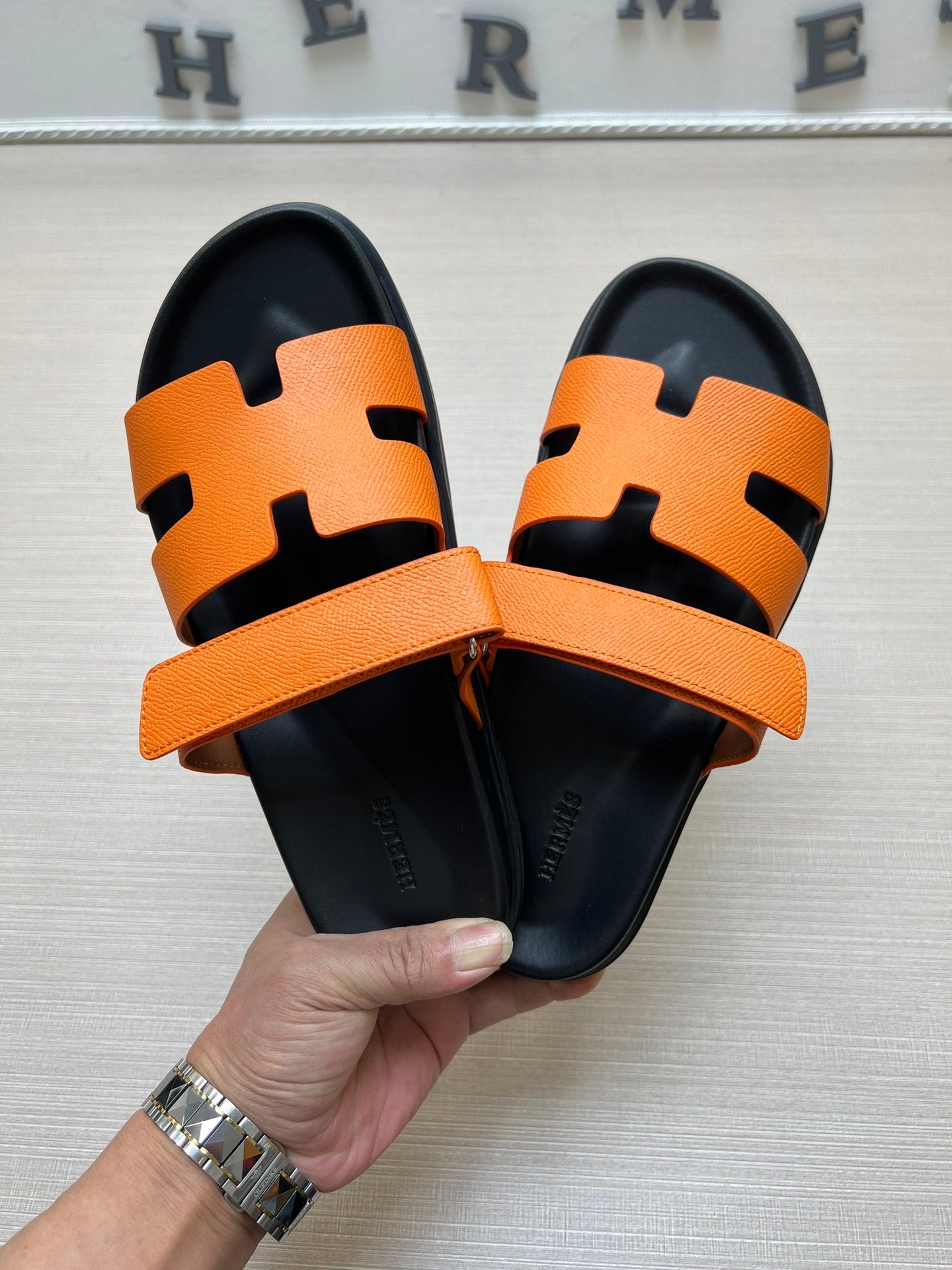 54H1Z    fashion slippers