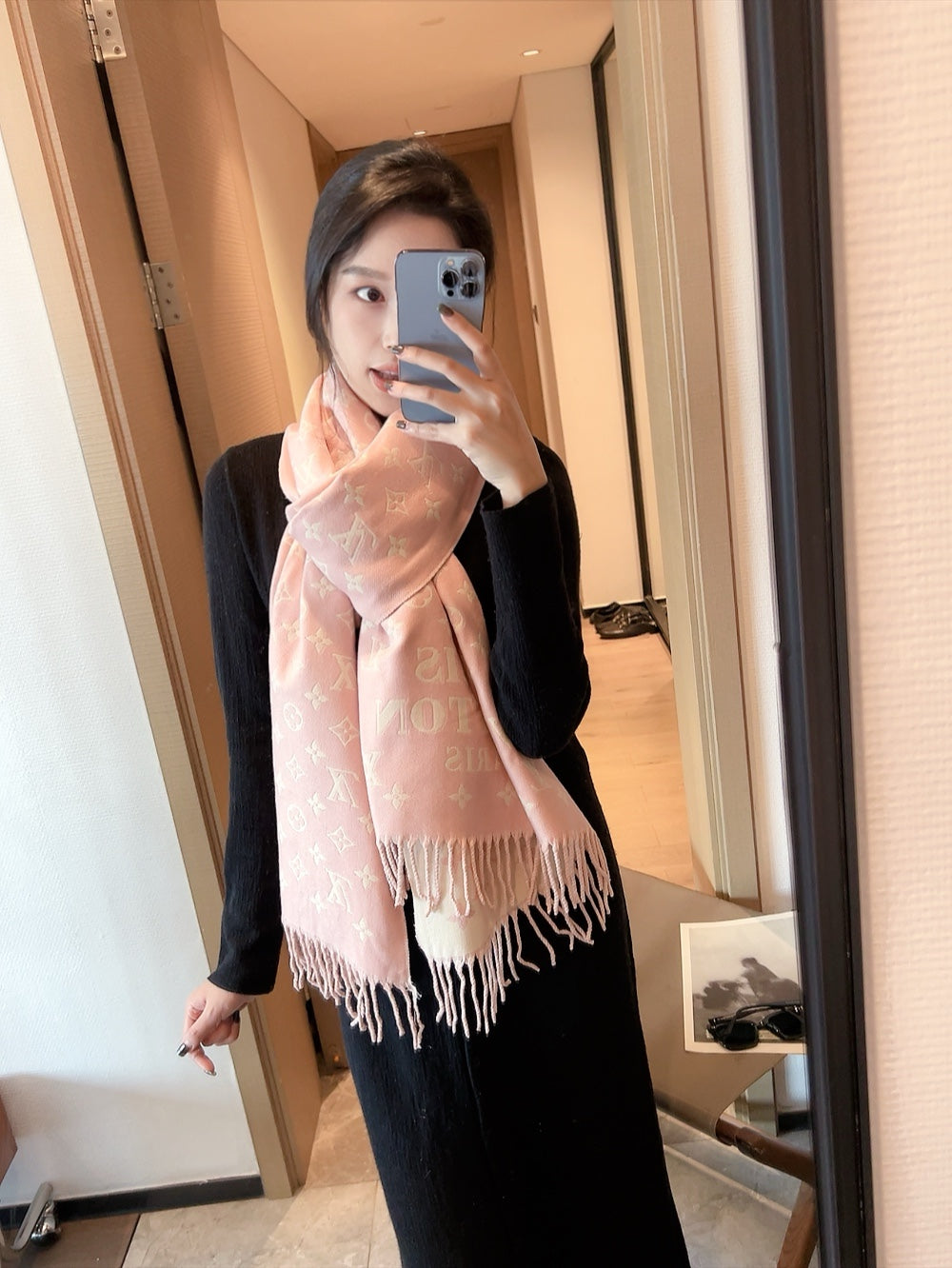 14E369W　Fashion scarves