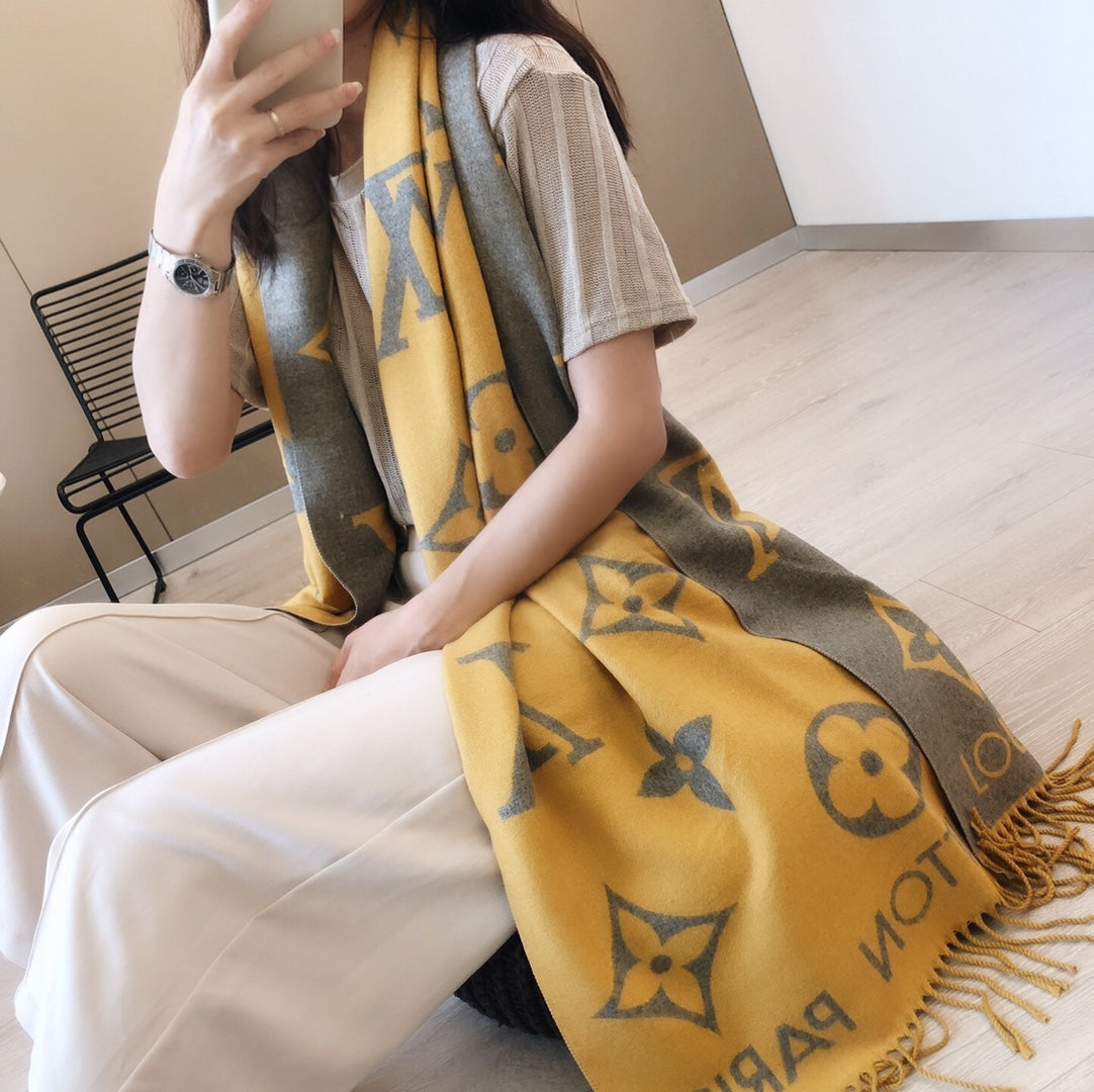 14E210W　Fashion scarves