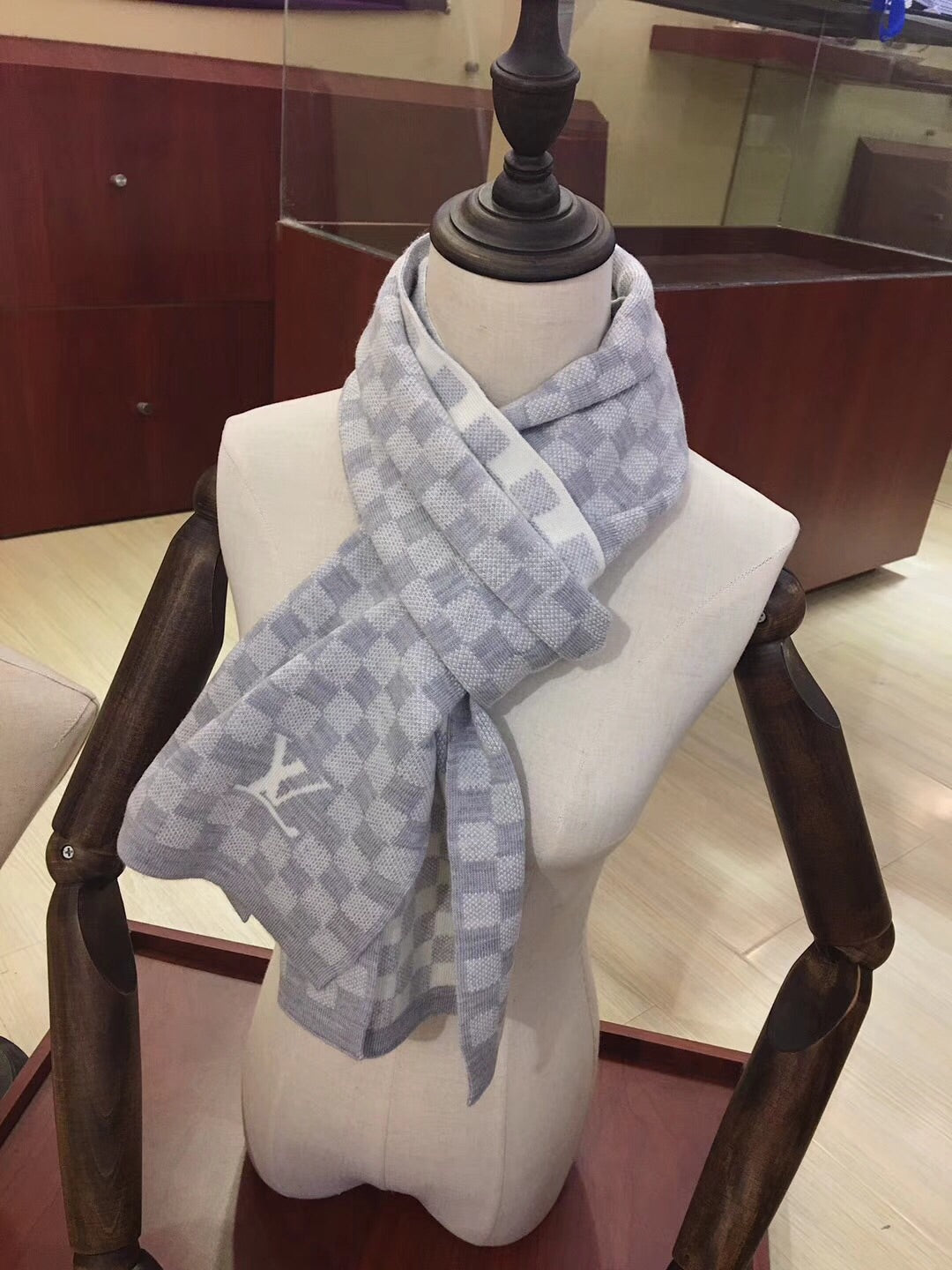 14E208W　Fashion scarves