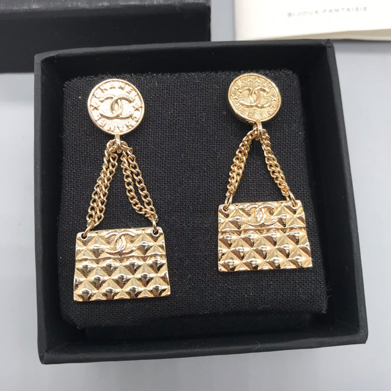 14C42E  Fashionable and high quality earrings