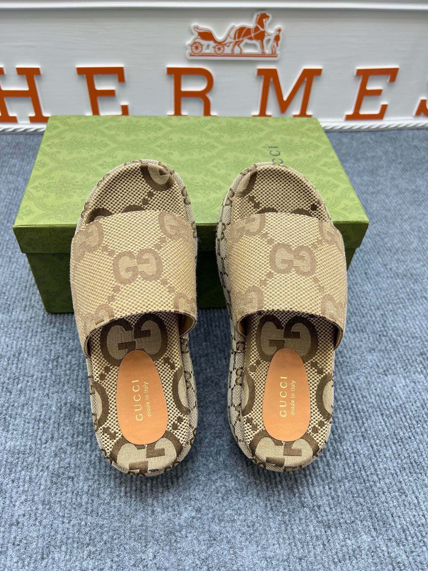 54B122Z  fashion slippers  Sole thickness 5.5cm