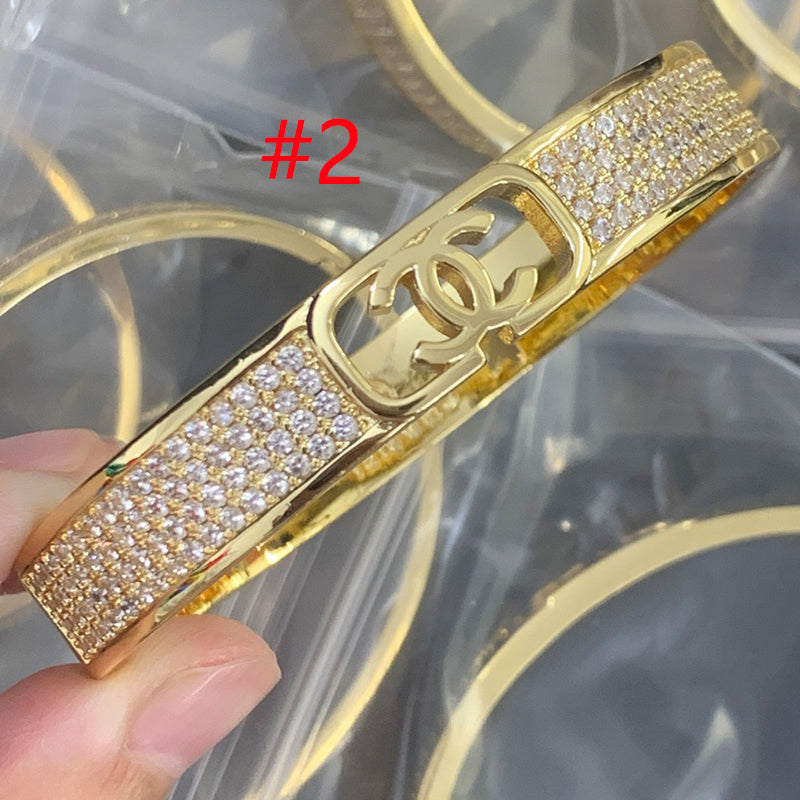 84C13k  Fashionable and high quality  Bracelets