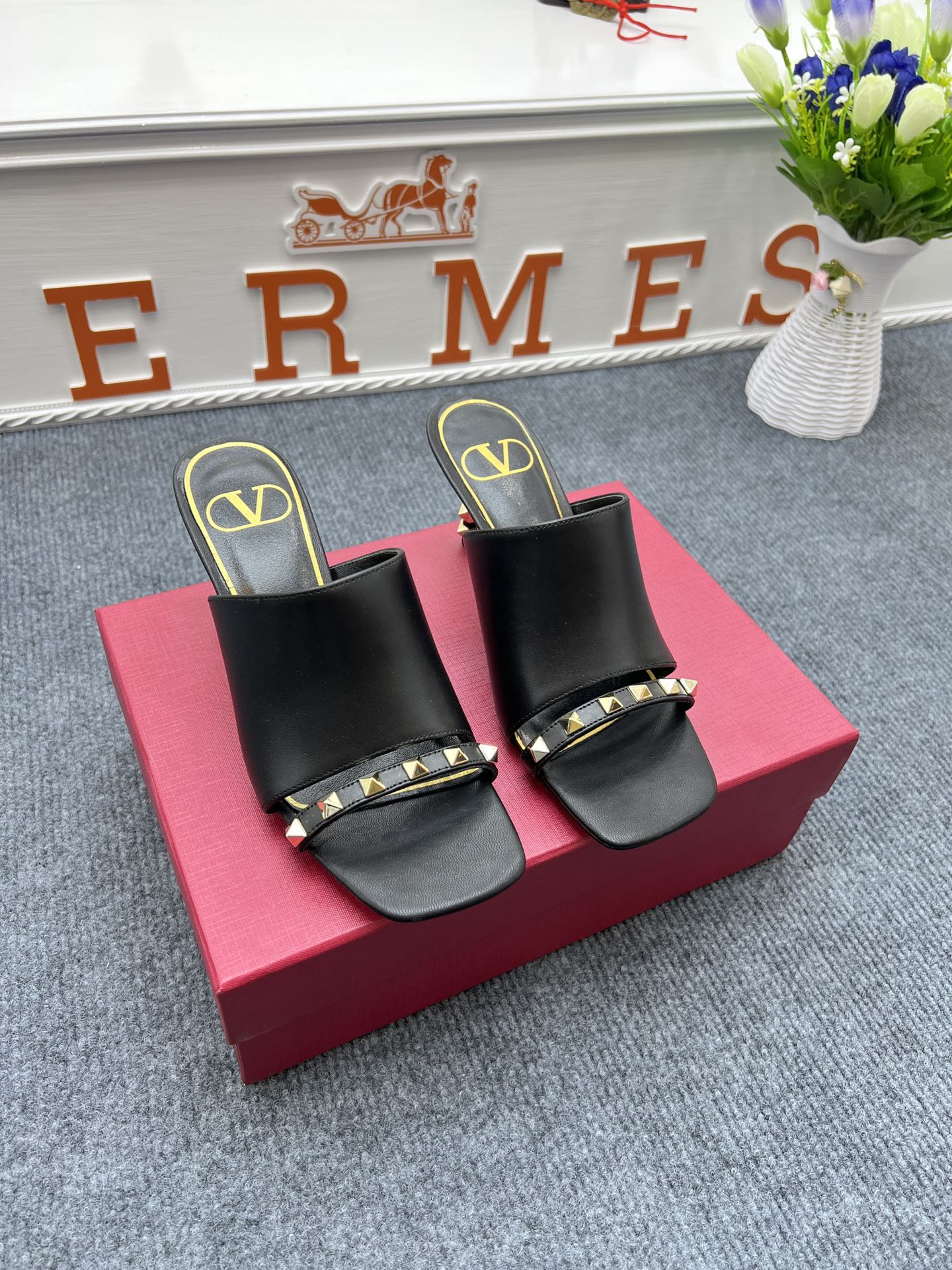 1: 1 High quality leather sandals 5YVL63Z