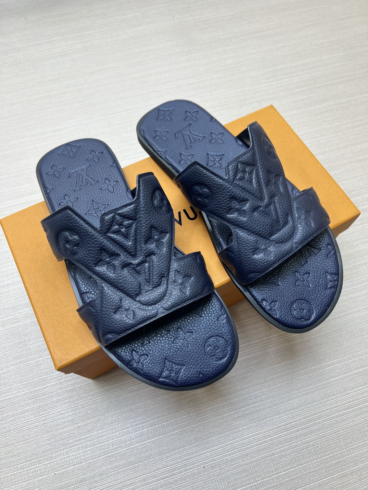 54E34Z  fashion  slippers