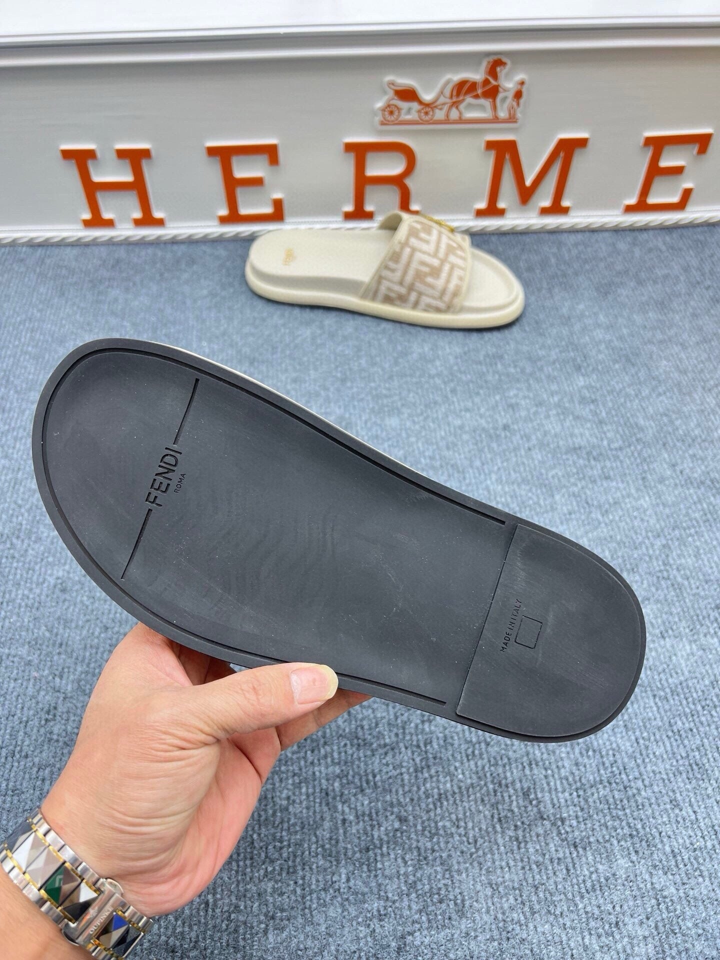 54F37Z  fashion  slippers