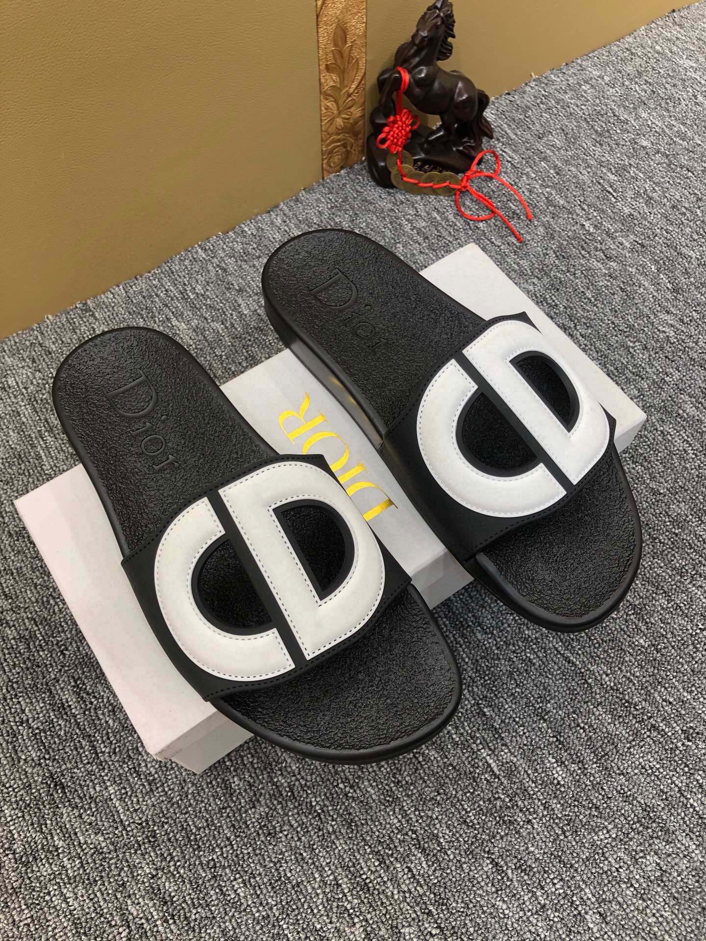 54D51Z   fashion  slippers