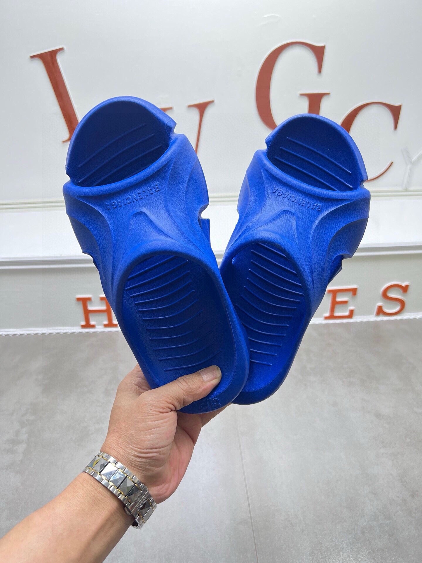 54J40Z   fashion slippers