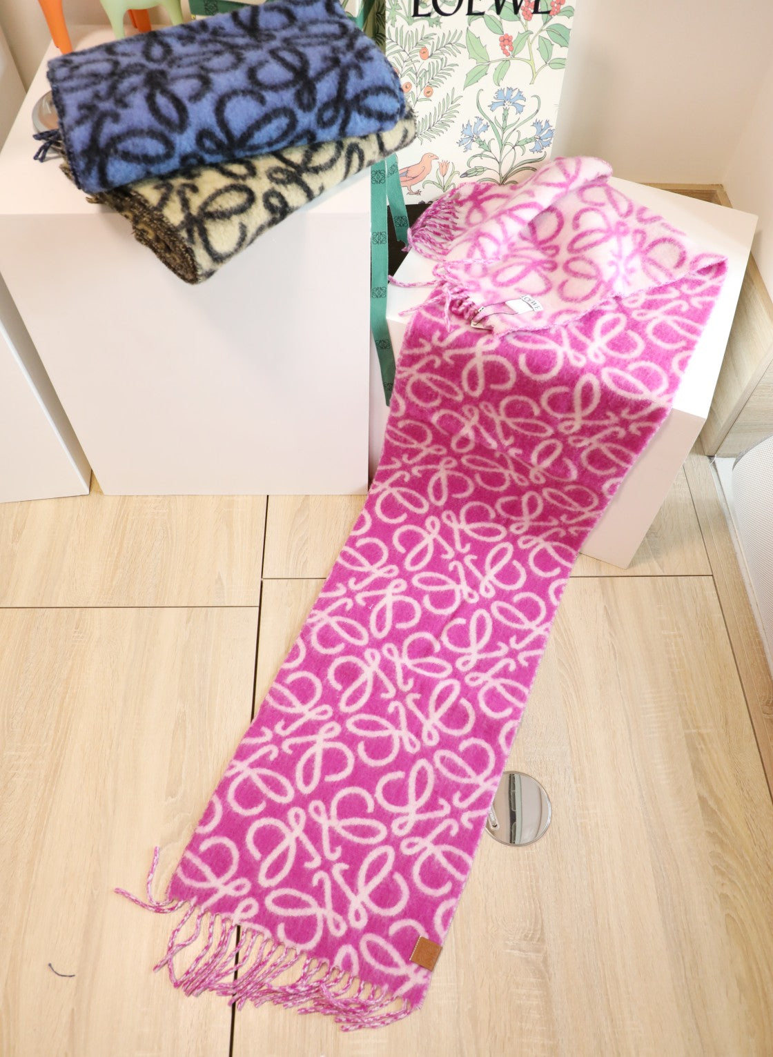 14A242W　Fashion scarves