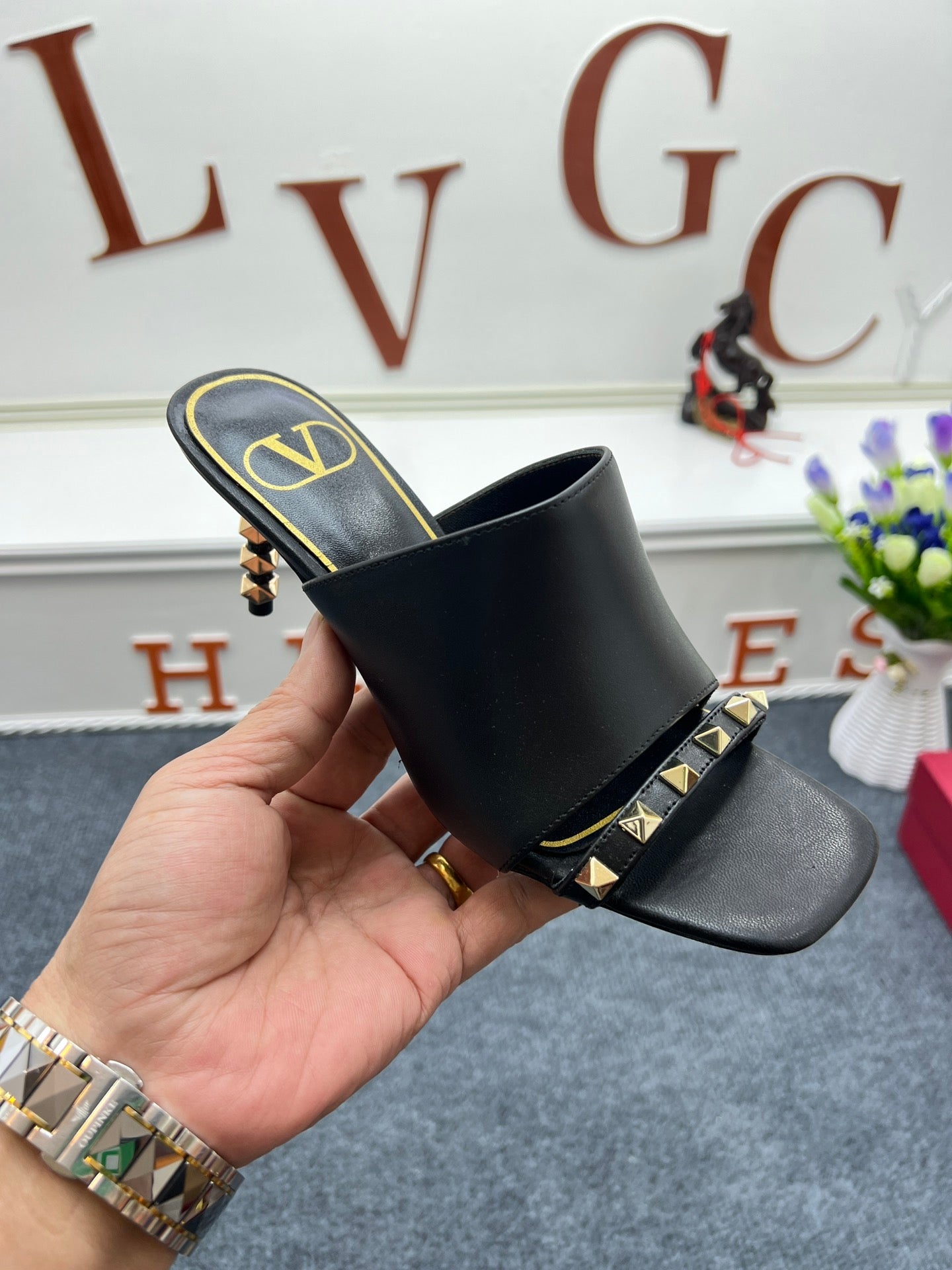 1: 1 High quality leather sandals 5YVL63Z