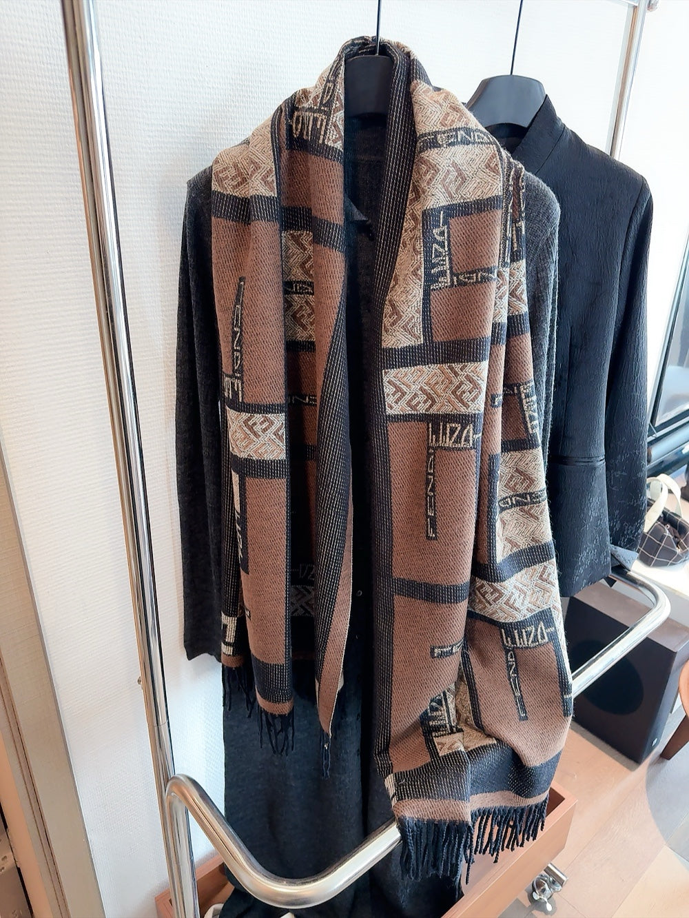 14F382W　Fashion scarves