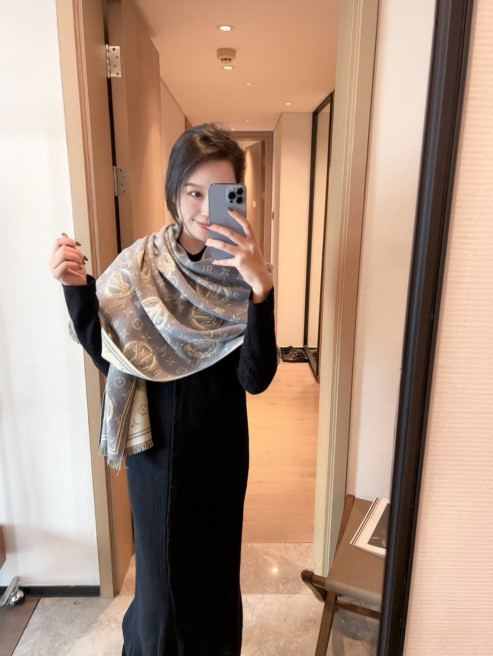 14E324W　Fashion scarves