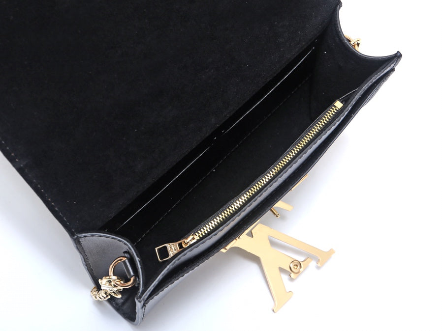 1XE72B (Fashionable leather bag )