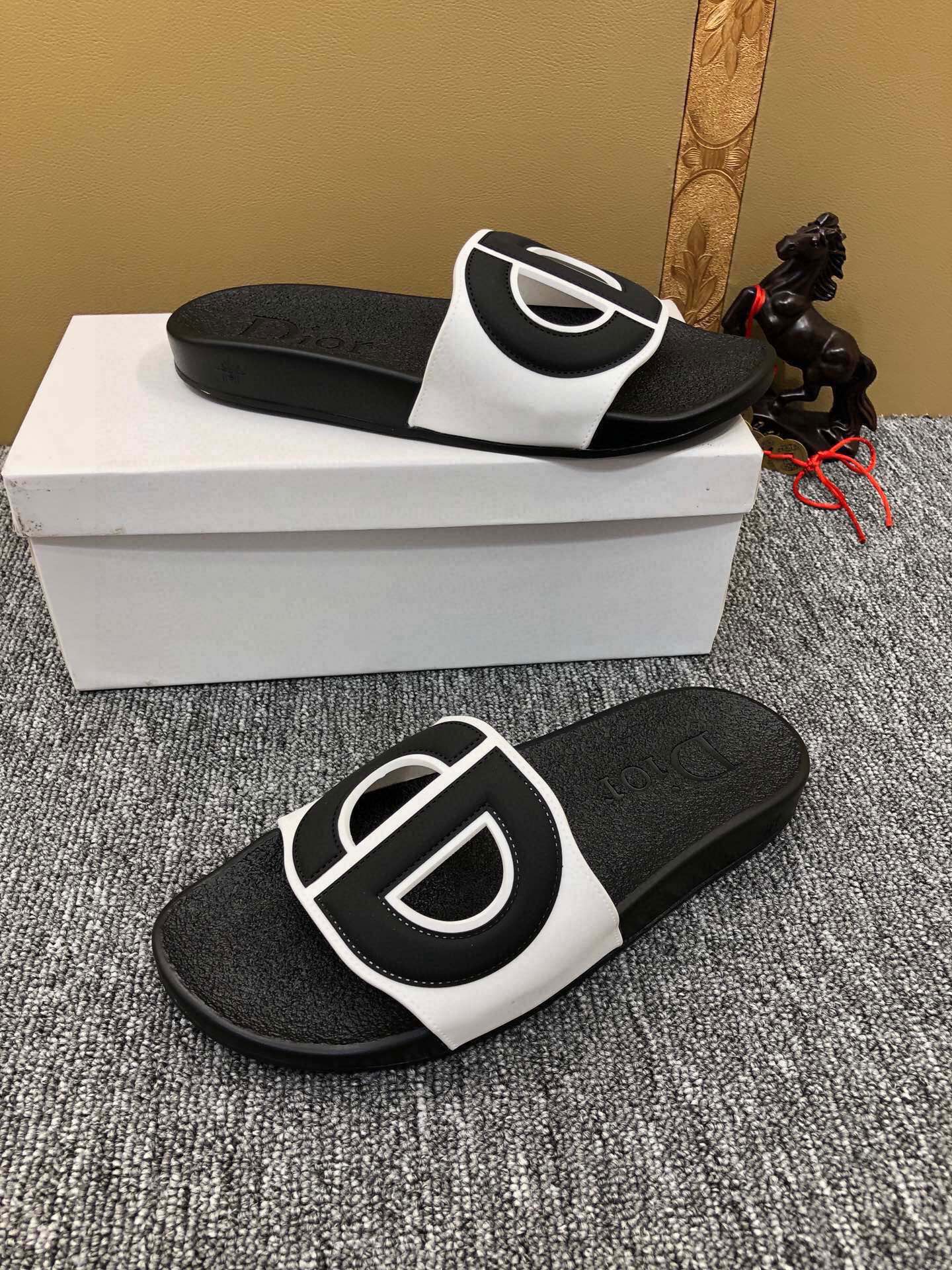 54D51Z   fashion  slippers