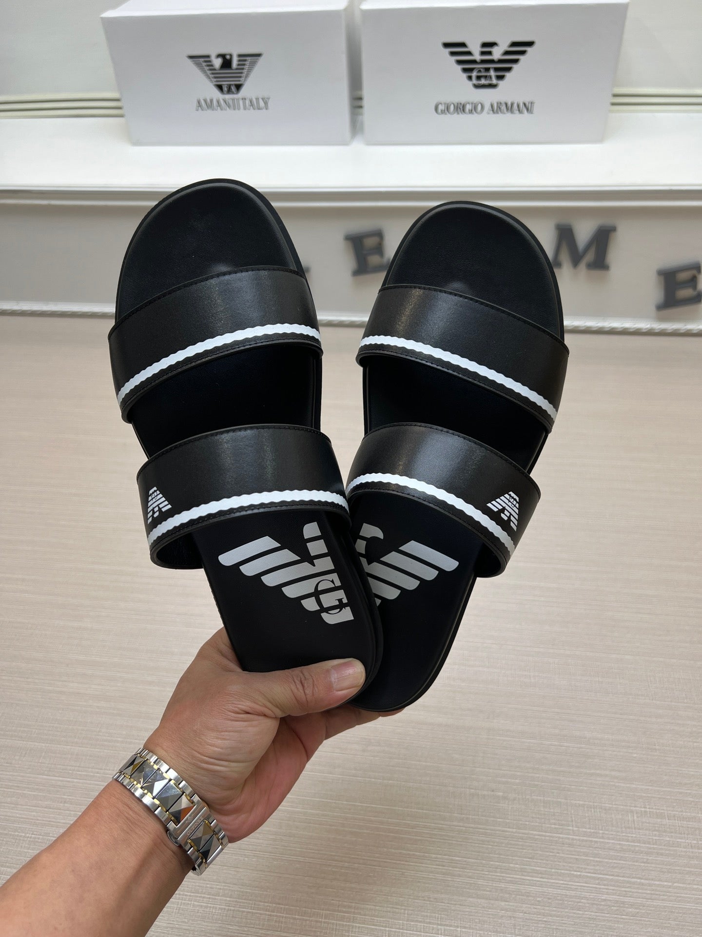 54A102Z  fashion   slippers