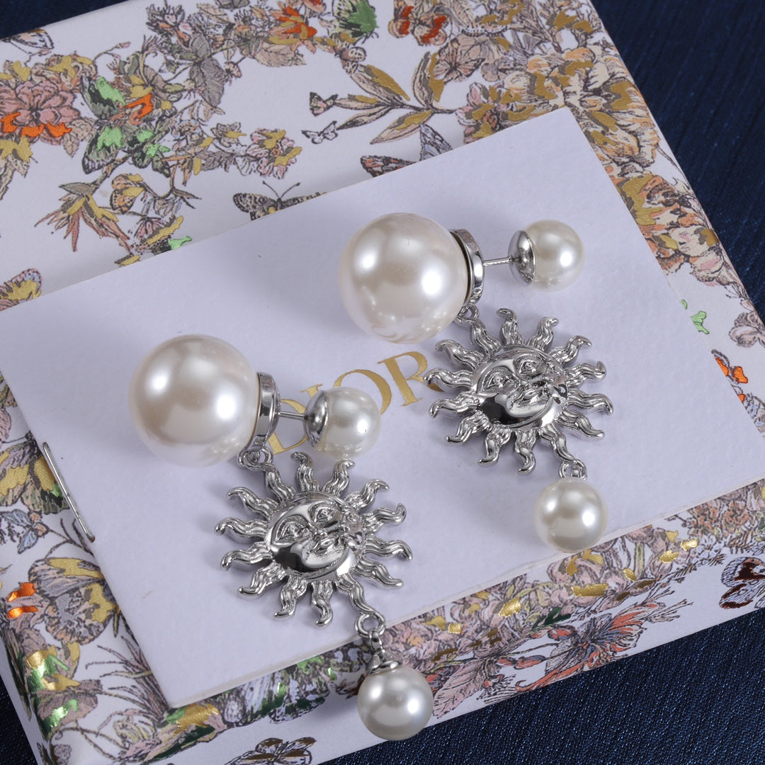 14D587E  Fashionable and high quality Earrings