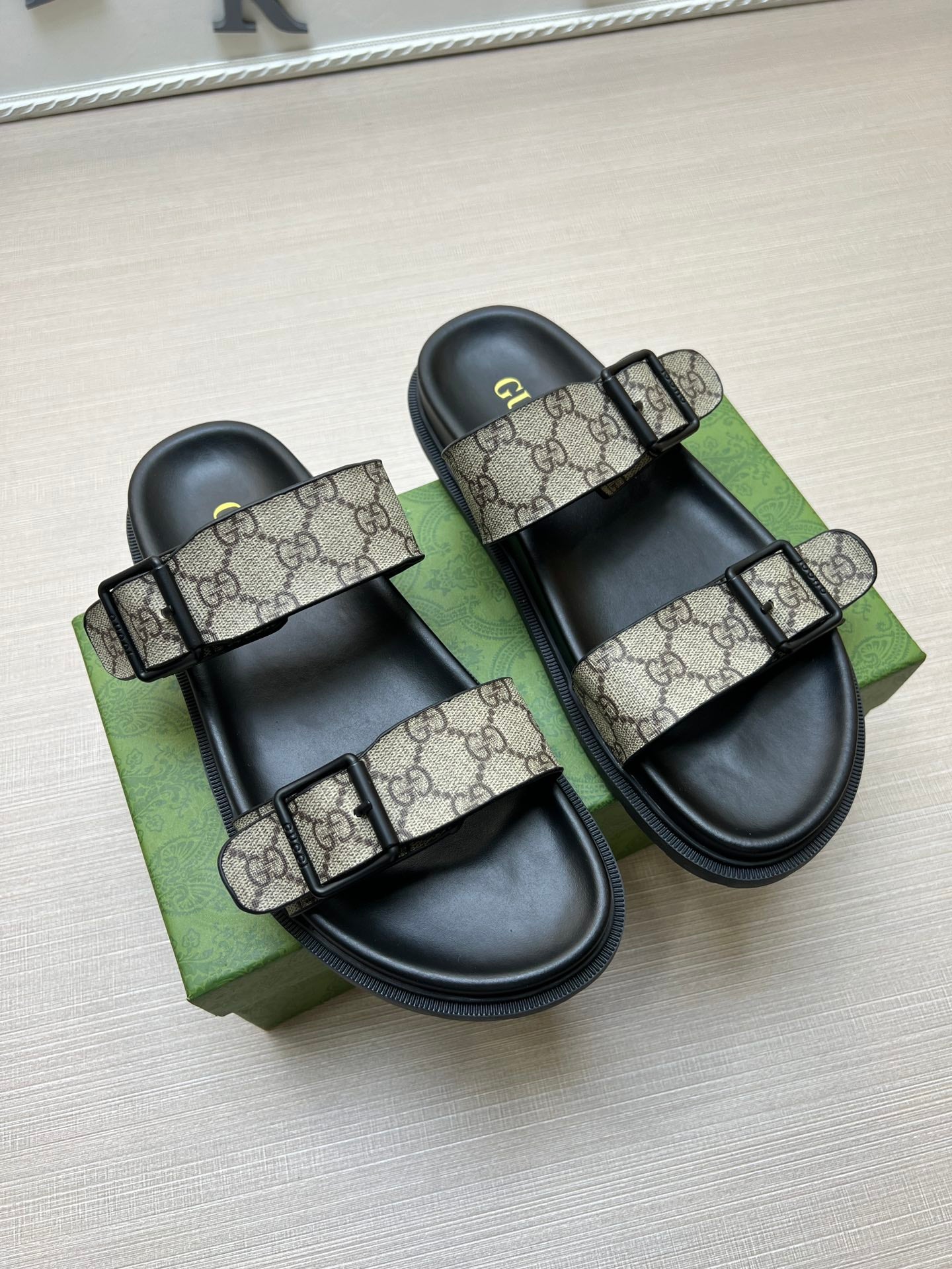 54B90Z  fashion  slippers