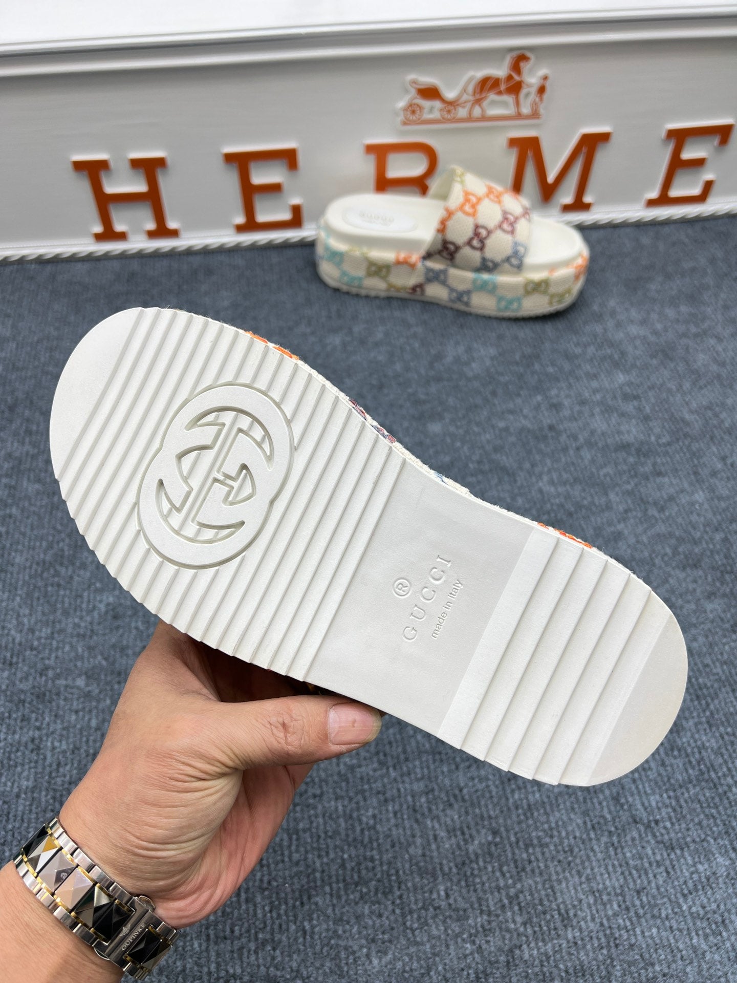 1: 1 High quality leather sandals 5YB72Z