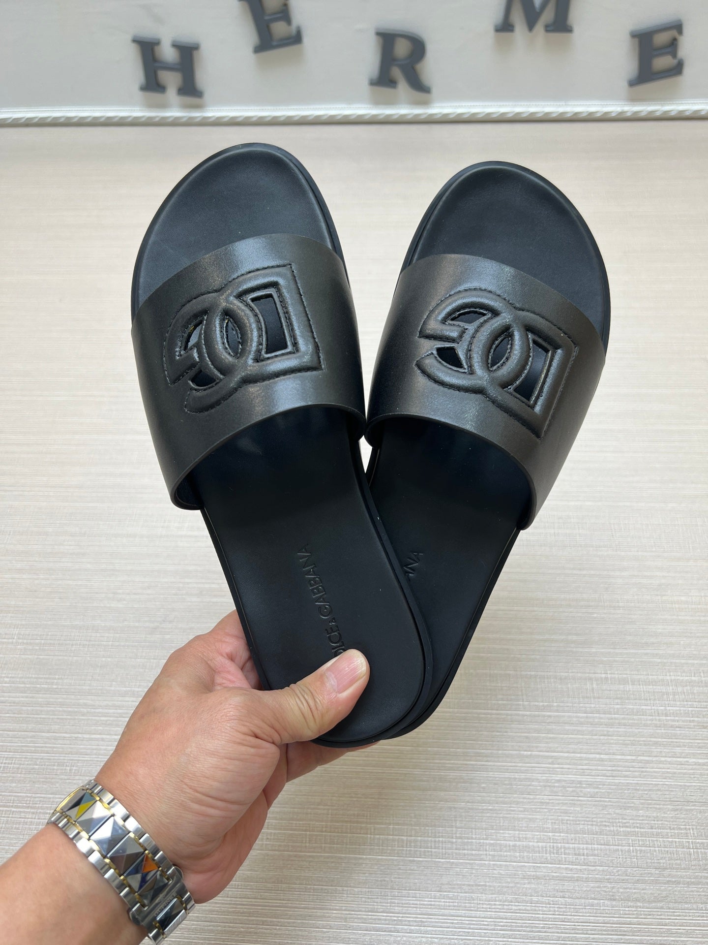 54A63Z   fashion  slippers