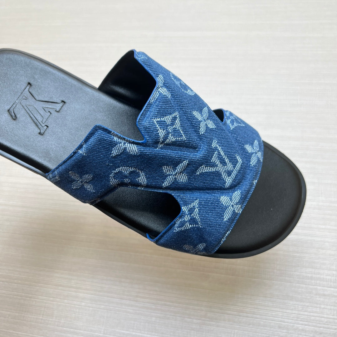 54E32Z    fashion slippers