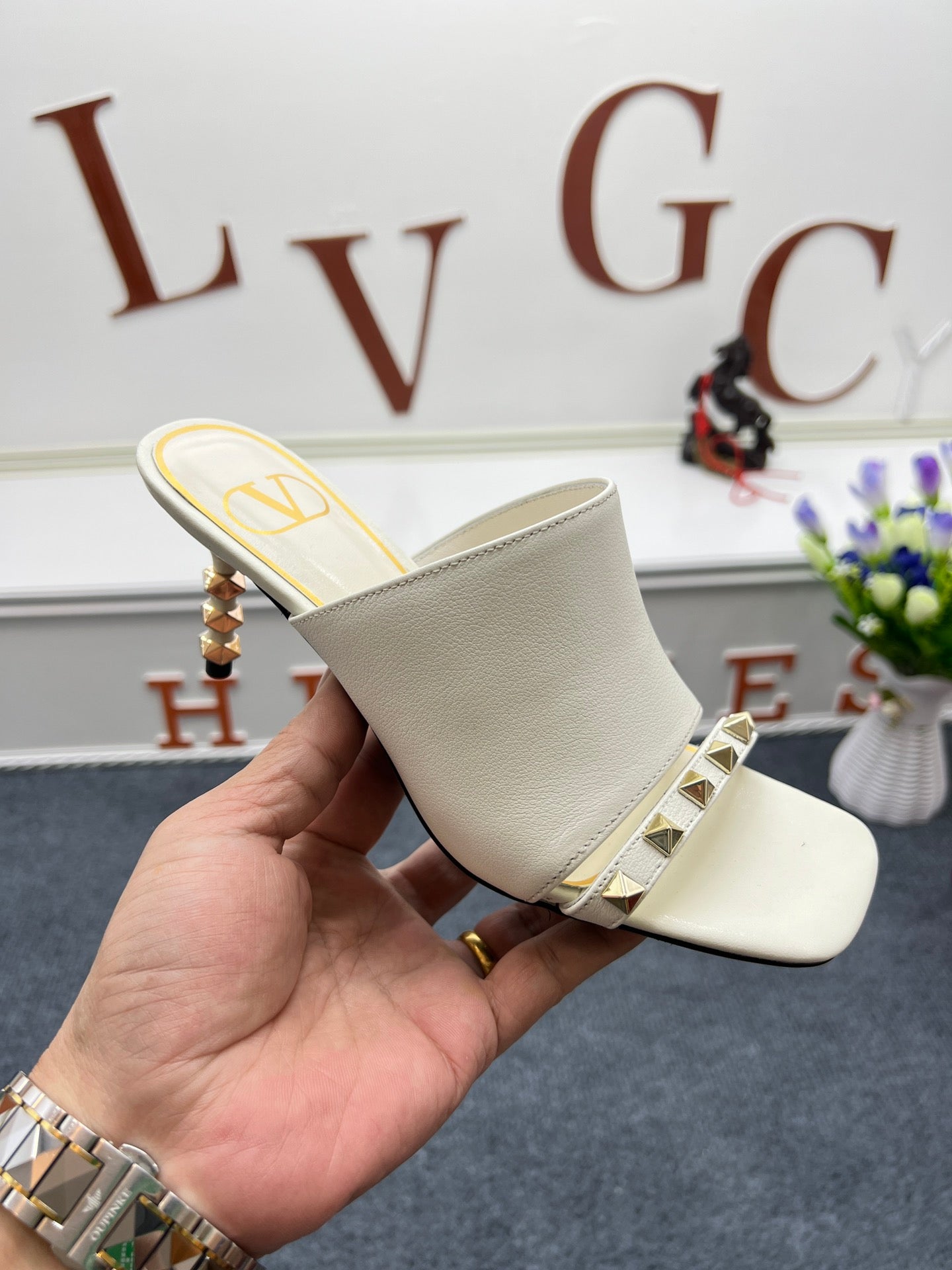 1: 1 High quality leather sandals 5YVL63Z