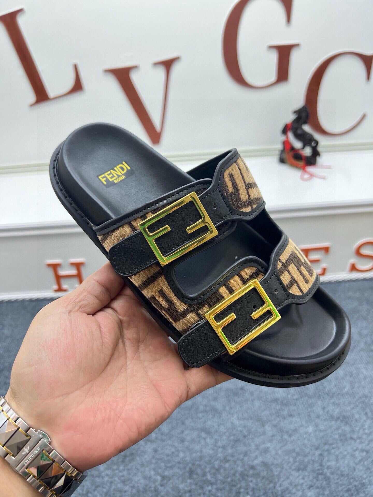 54F38Z  fashion  slippers