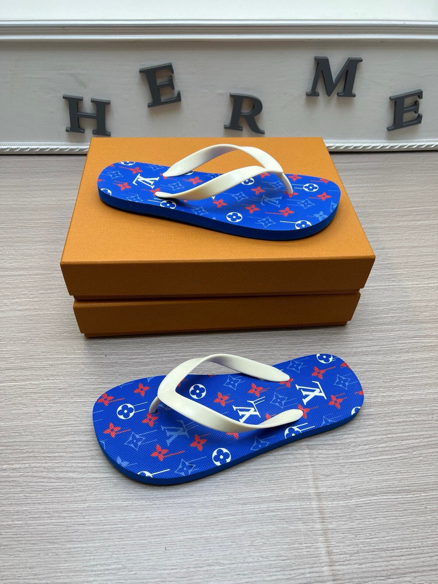 54E55Z   fashion  slippers