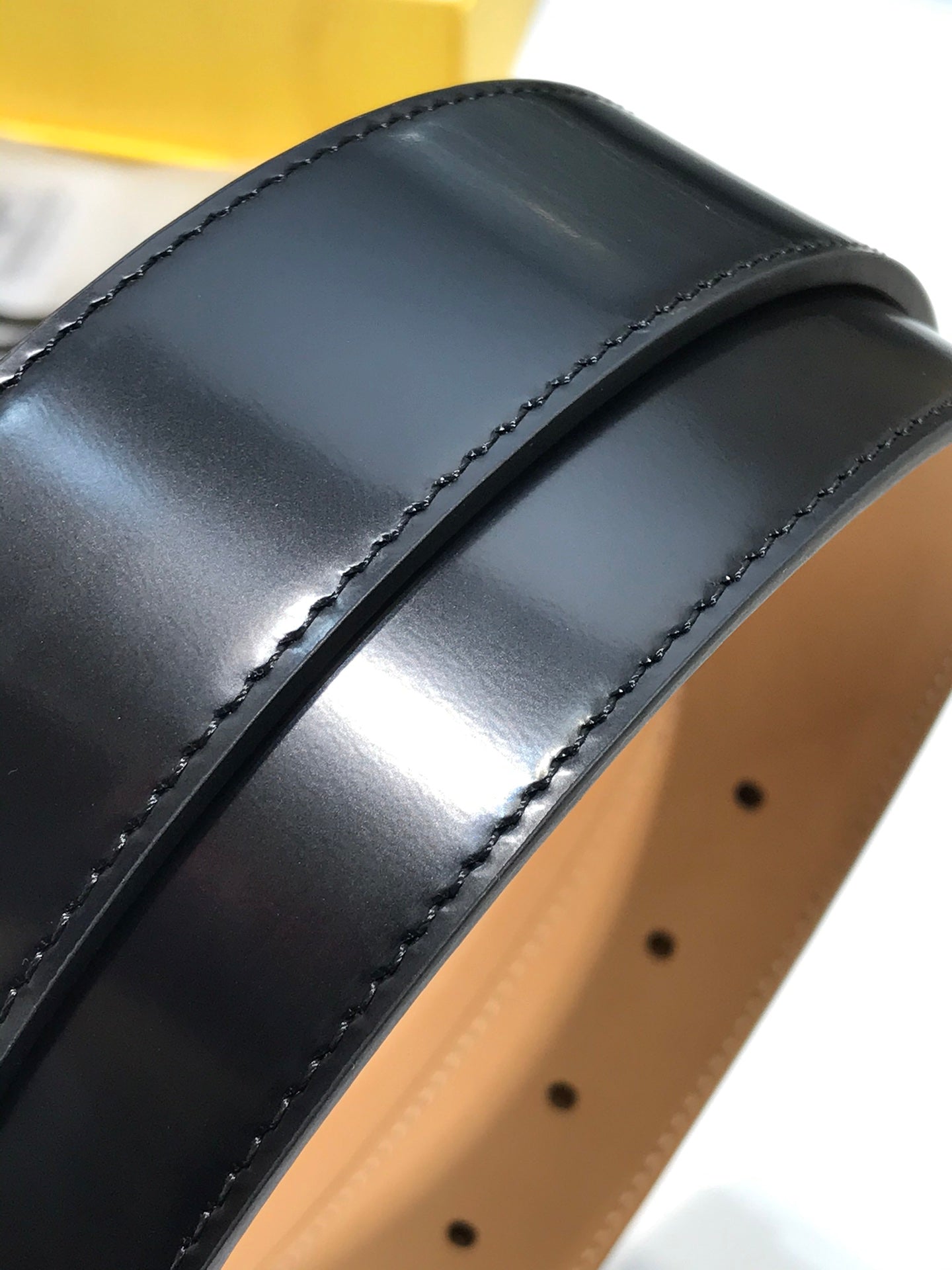 14F93P   (High quality leather belt With full package)