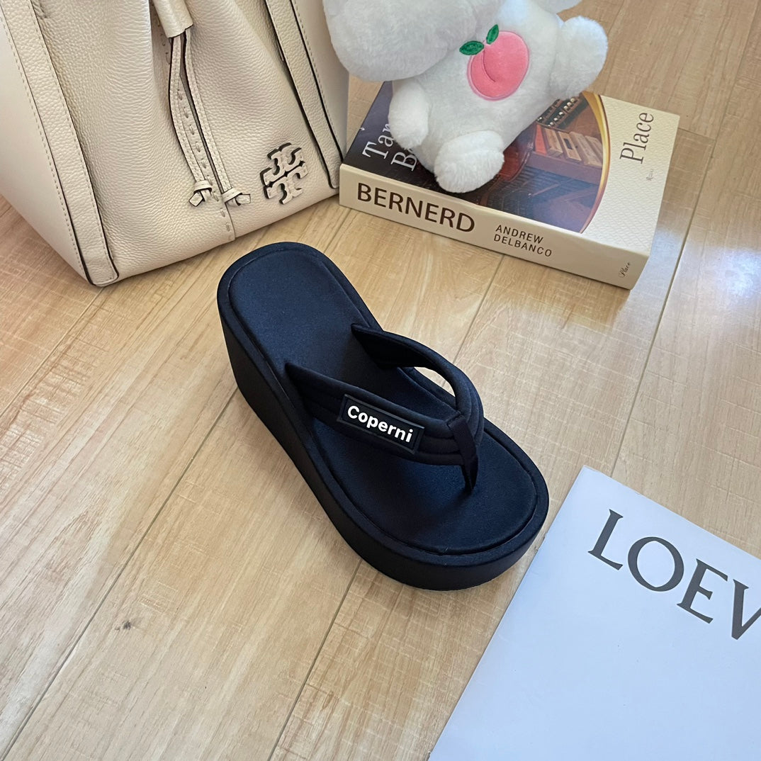 14A92Z  fashion Slippers